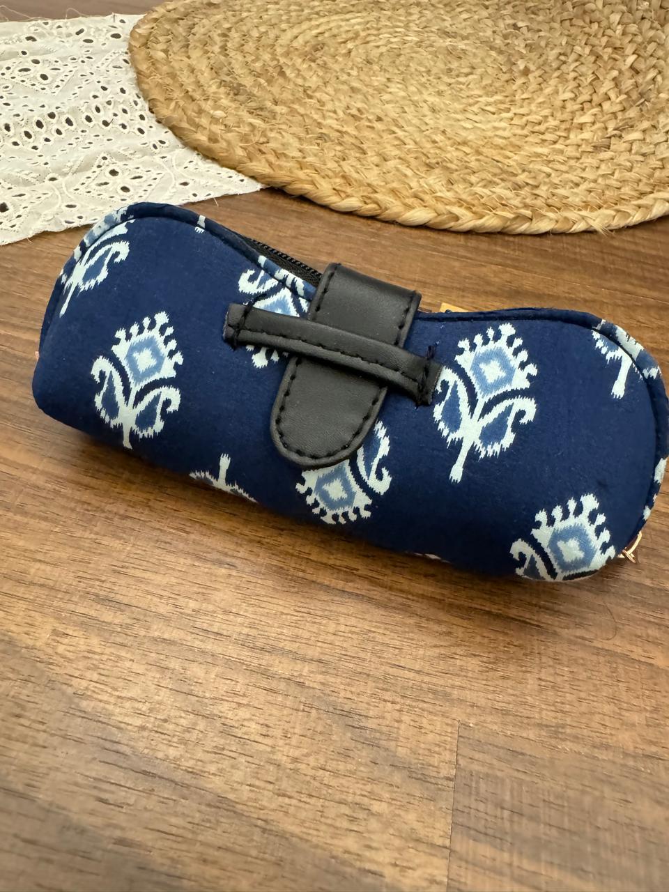 Indigo sunglasses pouch