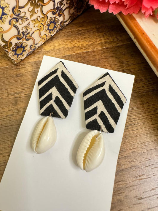 Zig zag shell stud