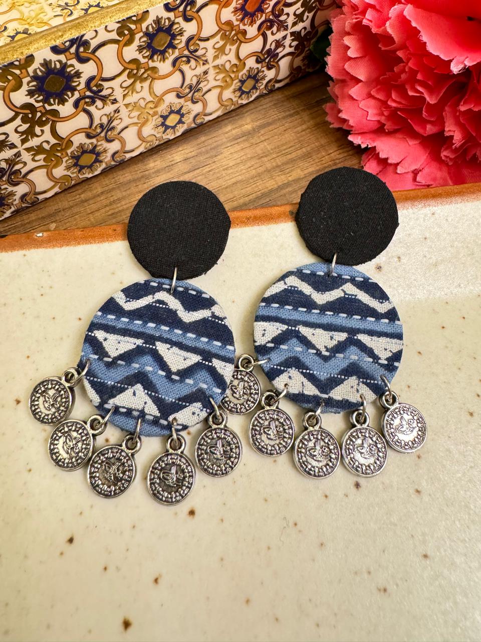 Black blue zig zag printed earrings