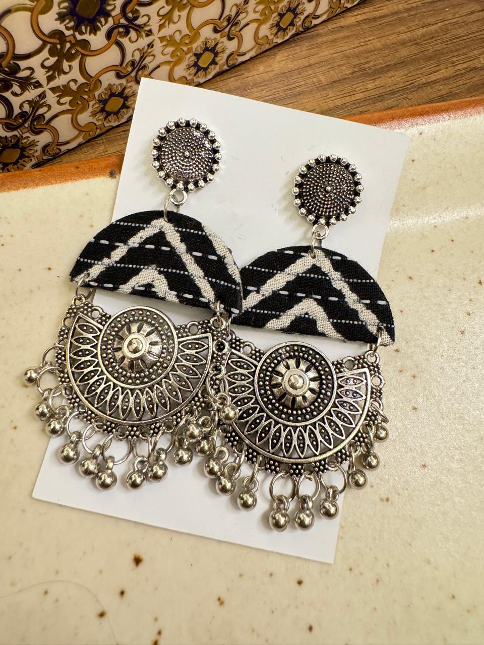 Black and white Chandbalis