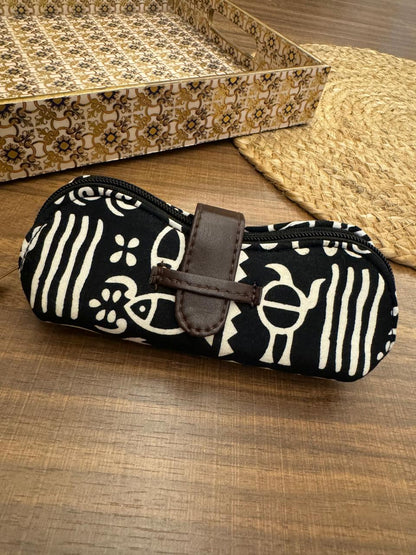 Black and white abstract print sunglasses pouch