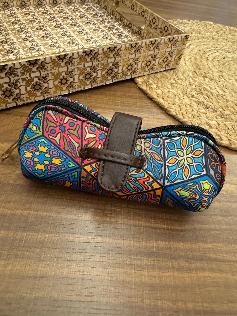 Multicoloured abstract print sunglasses pouch