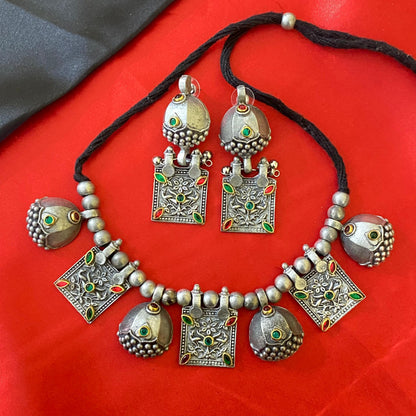 Kundan Elegance Oxidized Necklace Set